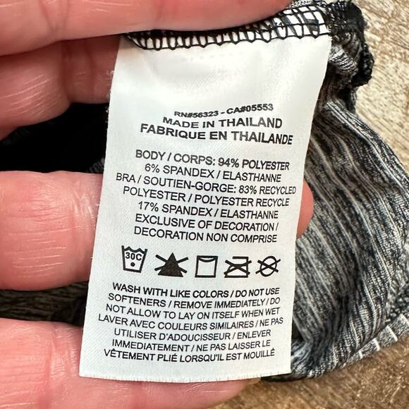 Nike Girls 2 In 1 Dri Fit Tank Size XS 6-7 Built In Bra - Picture 4 of 7